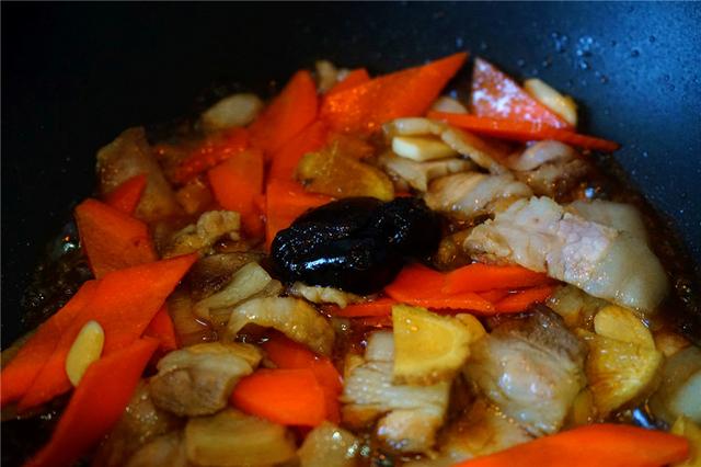 川菜回锅肉详细做法？回锅肉怎样炒好吃