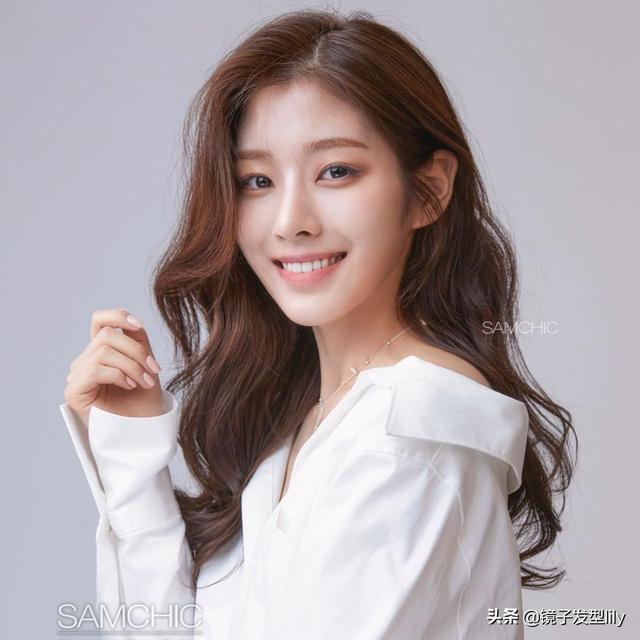 发型图片女2022最新款？2022最火发型烫卷图片