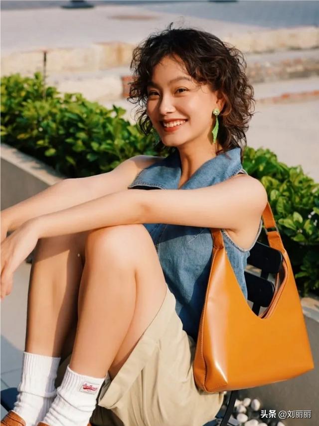 女款短发发型图片？最新款女士时尚短发