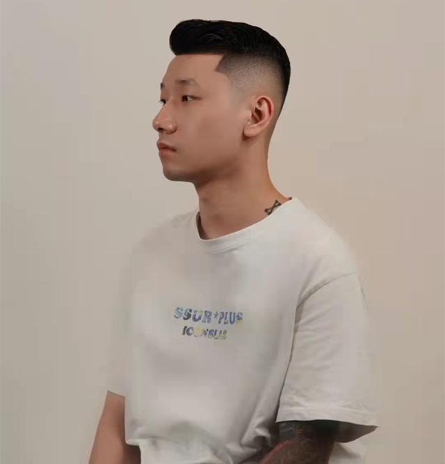 男生适合的发型图片大全？推荐6种精干的短发