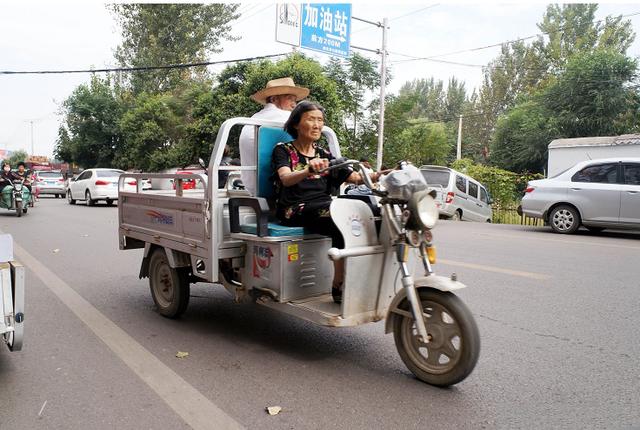 电瓶车驾驶证考试要多少钱？现在考电动车驾驶证主要考什么的