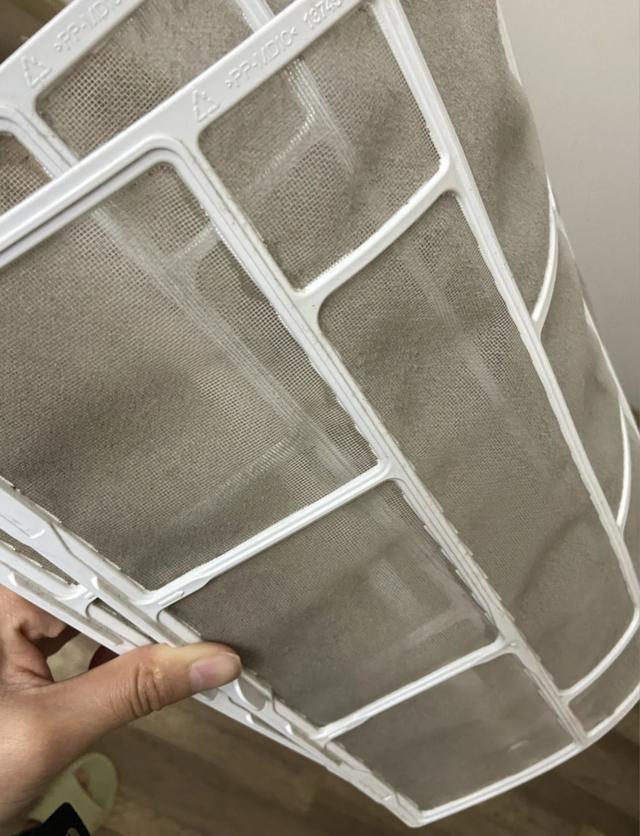 空调不用时插头拔了好还是插着好？空调不用了要拔掉电源吗