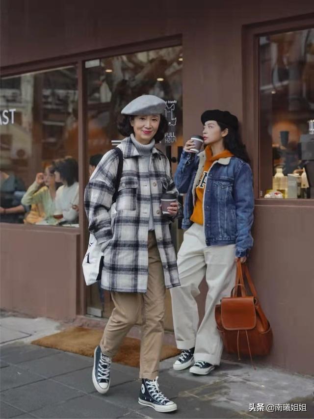 帆布鞋怎么搭配好看？今年早春流行帆布鞋