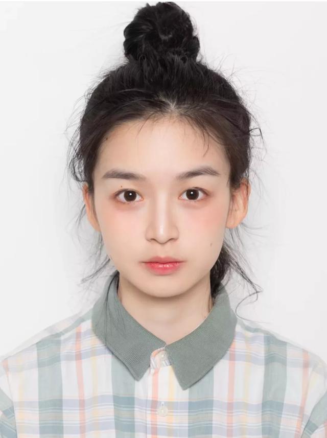 怎么化妆好看？化妆步骤详细图解