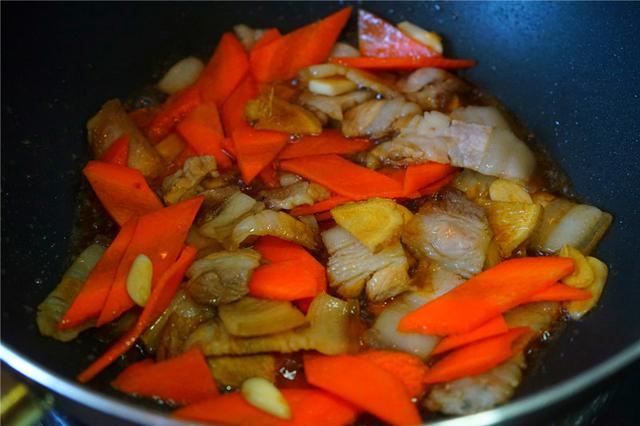 川菜回锅肉详细做法？回锅肉怎样炒好吃