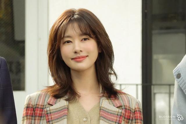 锁骨发型图片女？三款小甜豆的锁骨发