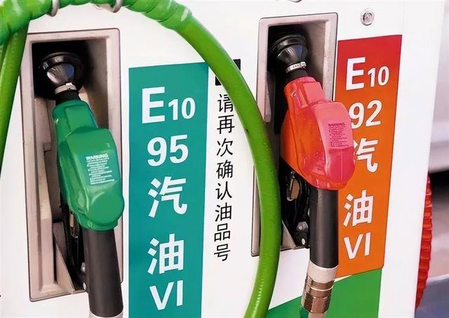 汽车加汽油92和95的区别？加油站92号和95号汽油有什么区别