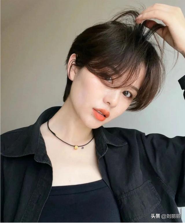 女款短发发型图片？最新款女士时尚短发