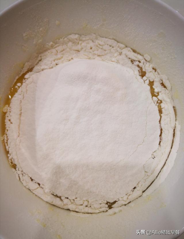如何用电饭锅做蛋糕？电饭锅蛋糕的制作方法