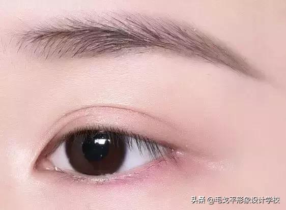 怎么样画好眼线才好看？详细新手眼线教程