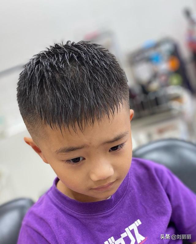 小男孩发型2022最新?爆款小男孩发型15款 小男孩发型2022最新?爆款小男孩发型15款
