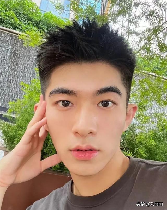 男性发型烫发图片大全？分享17款男发真帅气