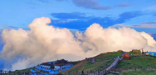 夏天适合到哪里旅游？盘点夏天必去的五个旅游景点