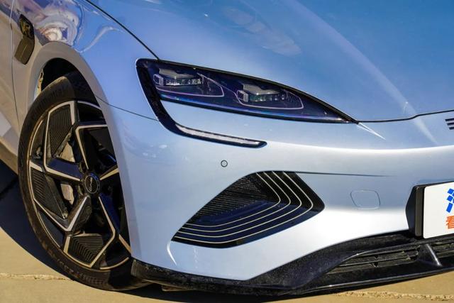 比亚迪海豹新能源汽车报价？海豹比亚迪对标model3