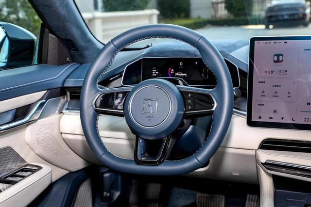 极氪001汽车报价及图片？极氪001价格以及续航