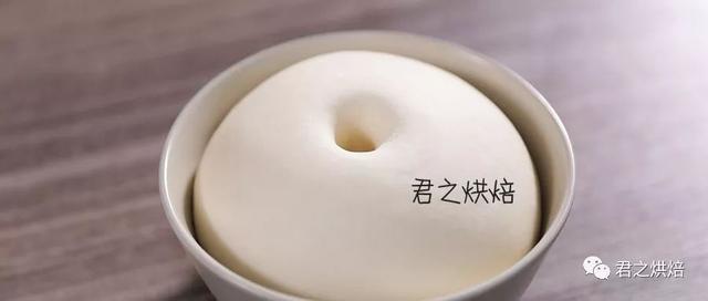 做面包的方法和步骤？最简单的小面包做法大全图解
