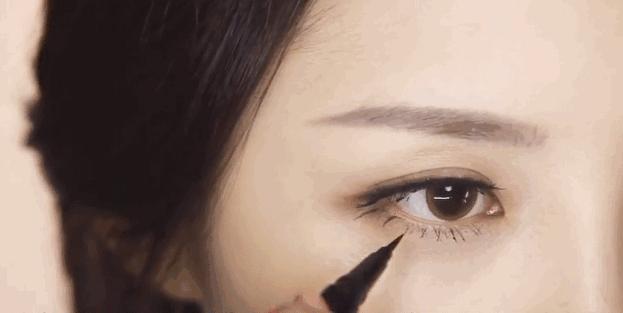 怎样画职业妆好看？日常职业淡妆小技巧
