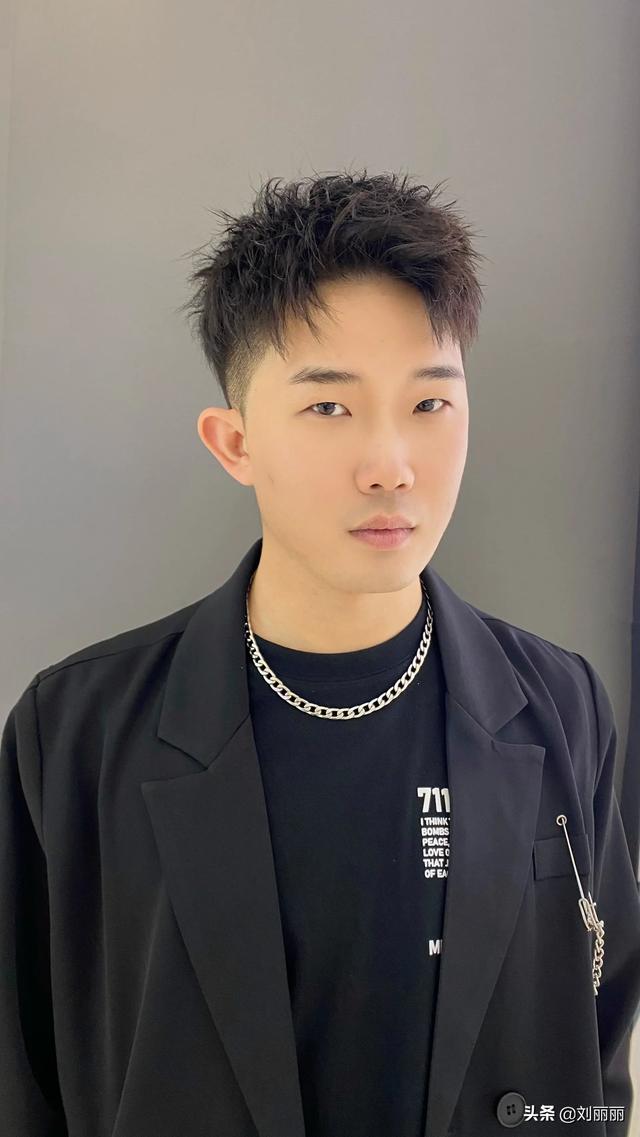 男性发型烫发图片大全？分享17款男发真帅气