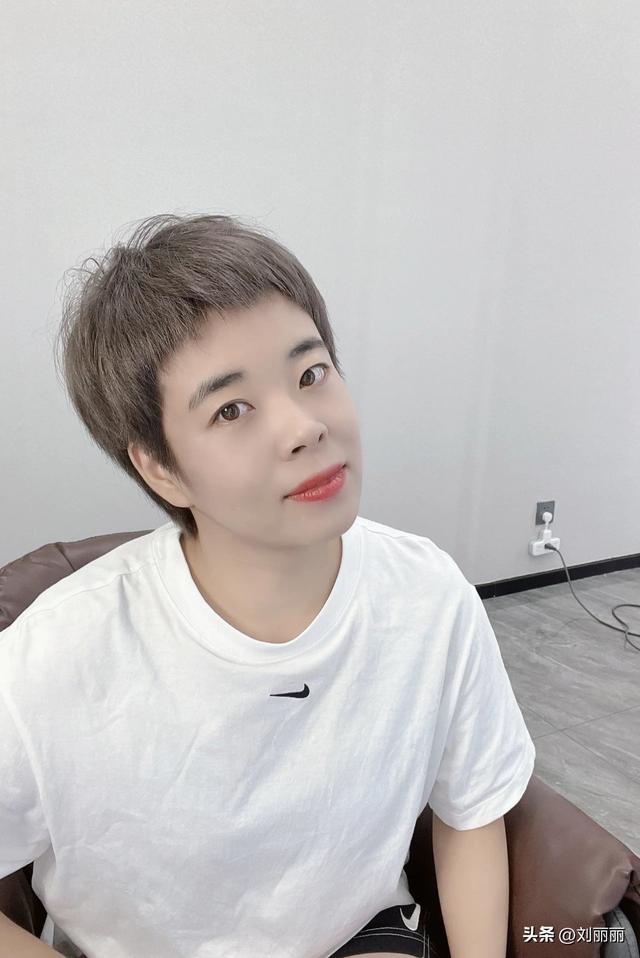 女性卷发发型图片大全？最好看的波波头烫发女生
