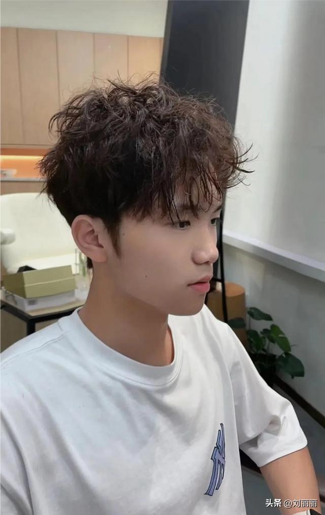 潮男发型图片大全？最有型的男士发型