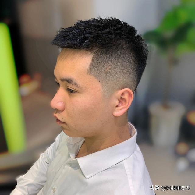 推荐3款潮流又有范儿？潮男最新发型图片