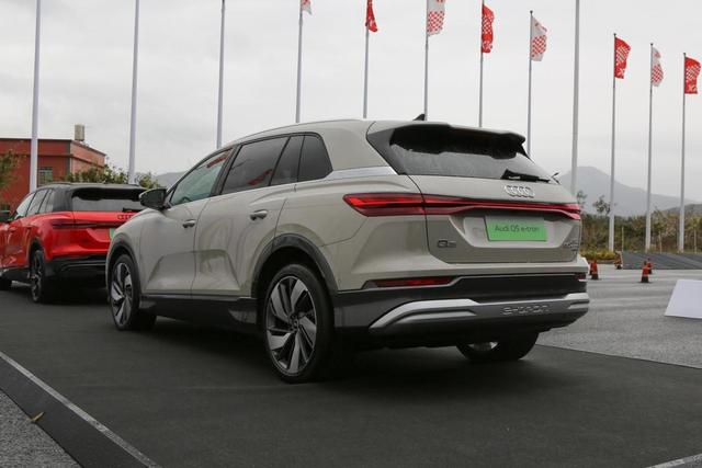 奥迪q5最新报价？奥迪q5etron试驾
