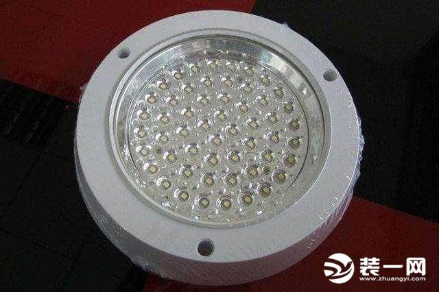 节能灯与led灯哪个好?led灯和节能灯瓦数对比探究竟 节能灯与led灯哪个好?led灯和节能灯瓦数对比探究竟