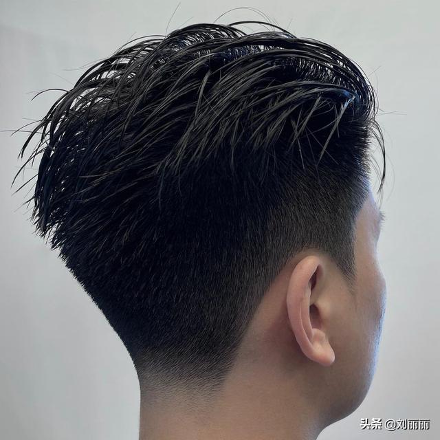 男士流行发型图片？最新款清爽男士发型