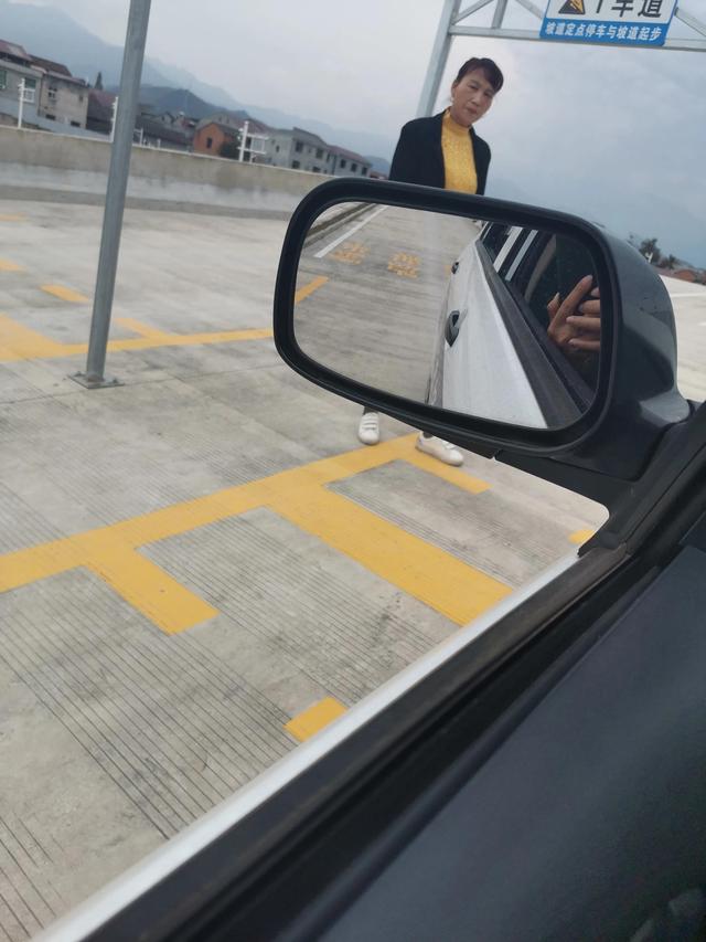 考驾照报名需要准备什么？新手小白考驾照的流程和注意事项