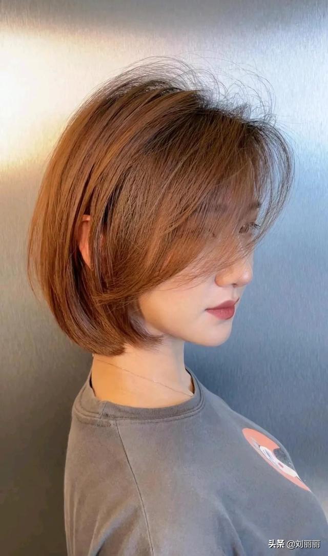 女士短发发型设计图片？适合夏天剪的超短发