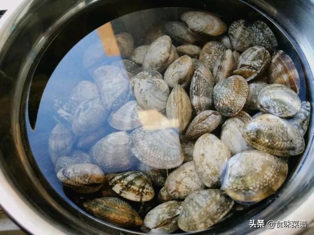 海鲜店老板教你一招？花甲怎样去沙子