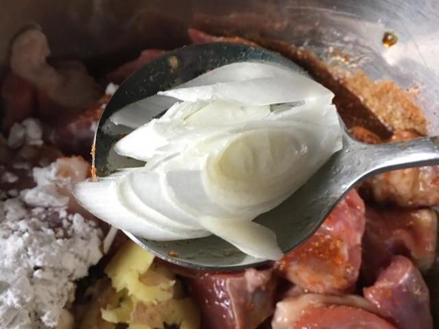 羊肉串怎么腌制最好吃？烤羊肉串最好的腌制方法
