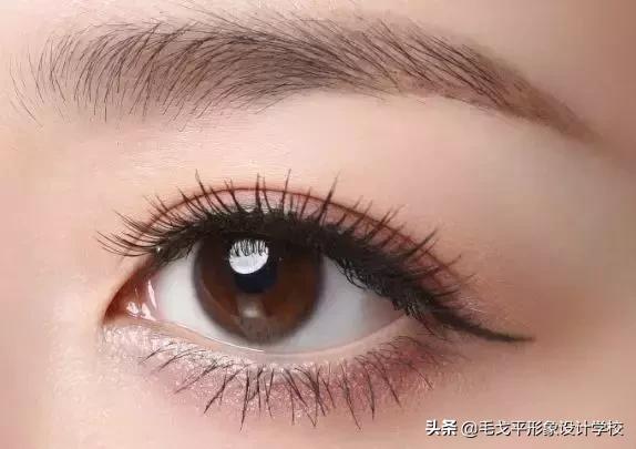 怎么样画好眼线才好看？详细新手眼线教程