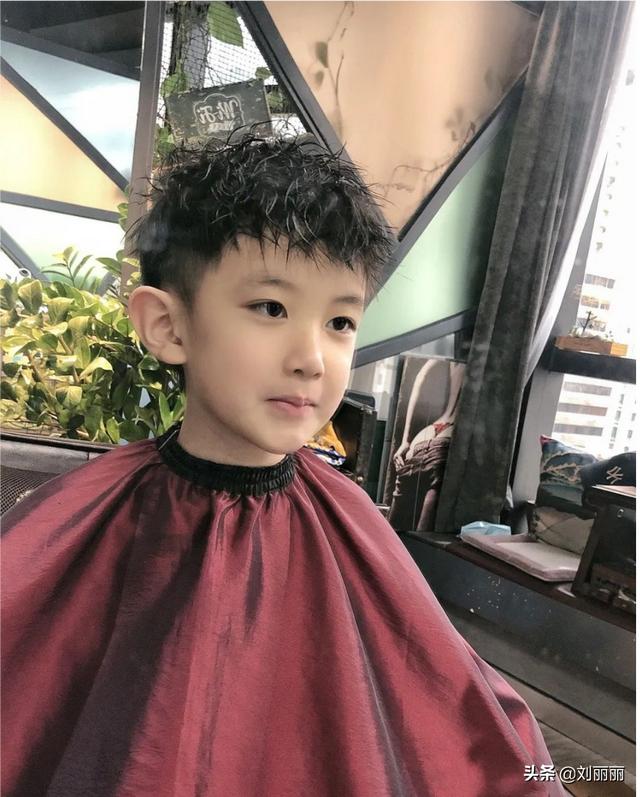 小男孩发型2022最新?爆款小男孩发型15款 小男孩发型2022最新?爆款小男孩发型15款