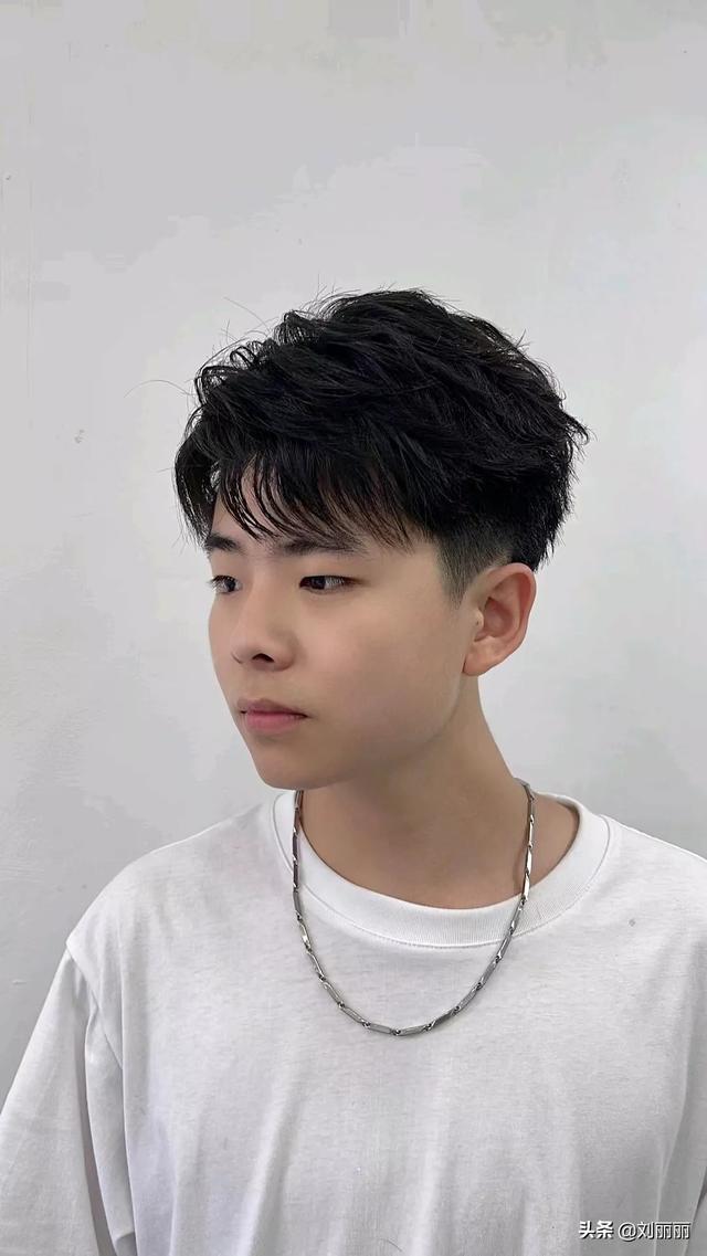男性发型烫发图片大全？分享17款男发真帅气
