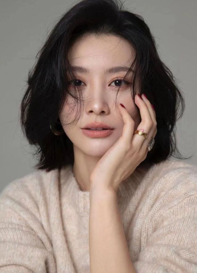 齐肩发型图片女？时尚减龄气质齐肩烫