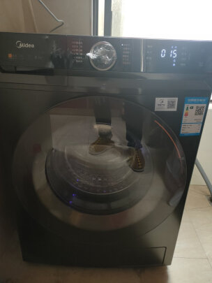 美的滚筒洗衣机哪款比较好用些？用后讲真实感受