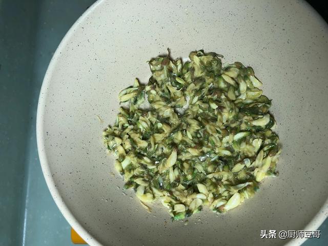 大厨教你槐花的正确做法？槐树花怎么做好吃