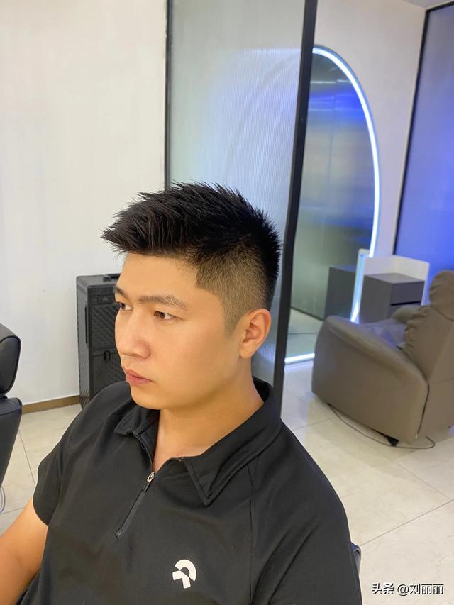 男生剪什么发型好看？14款帅的不后悔