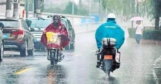 电瓶车淋雨一个晚上会怎么样？电动车被雨淋了第二天还能骑吗