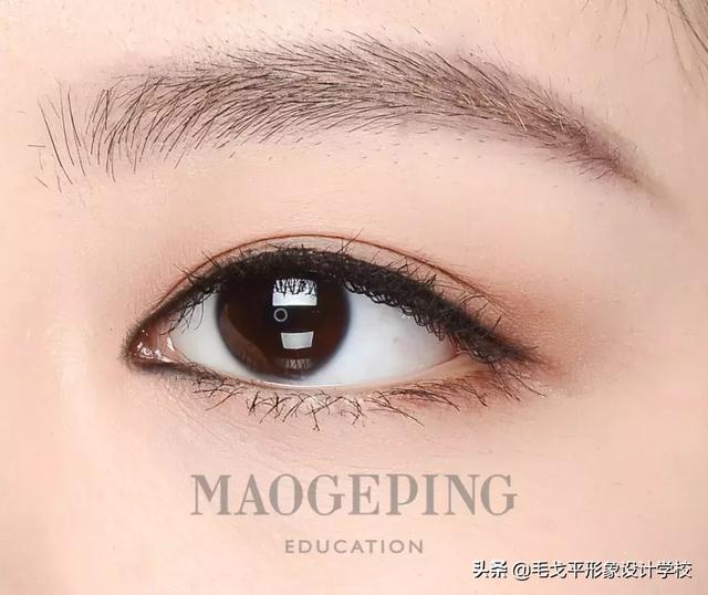 怎么样画好眼线才好看？详细新手眼线教程