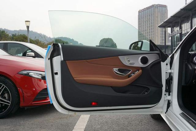奔驰c级coupe2022款？优雅的典范体验全新奔驰c级coupe