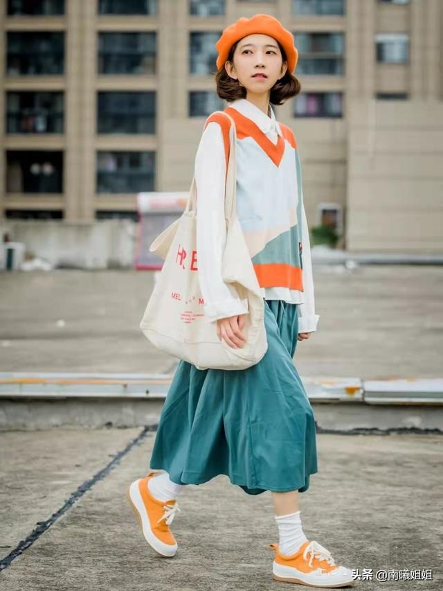 帆布鞋怎么搭配好看？今年早春流行帆布鞋
