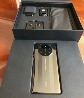 报价参数华为 HUAWEI Mate 40 RS怎么样？上用三天彻底后悔了？
