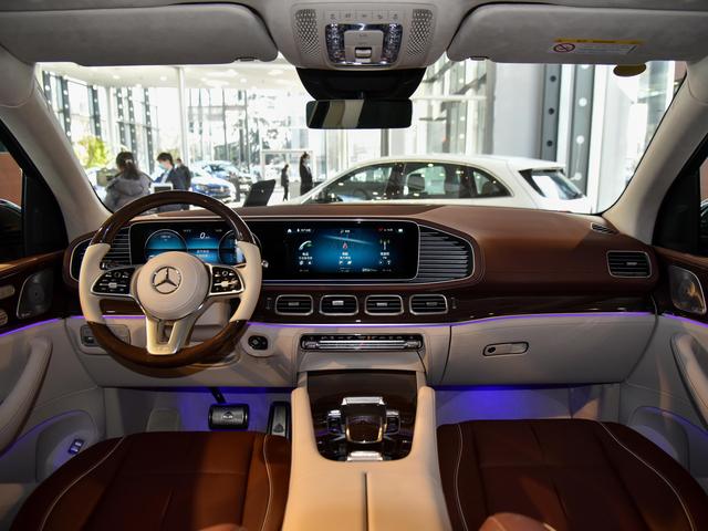 奔驰迈巴赫suv车型图及报价？奔驰迈巴赫五座大型的suv