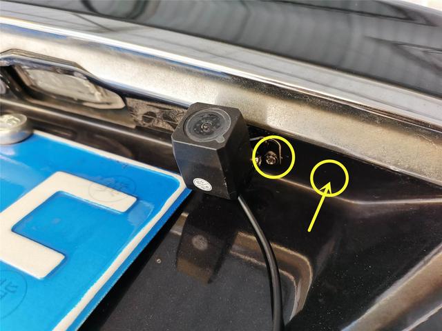 行车记录仪怎么安装？自己安装行车记录仪倒车影像步骤