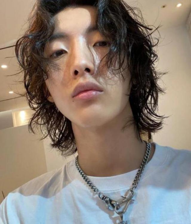 男生卷发发型图片大全？男生好看的烫发推荐