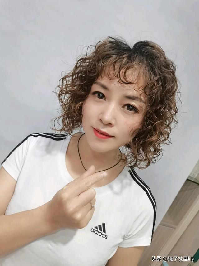 短头发发型图片女？15款很值得尝试
