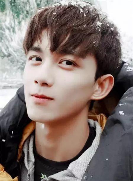 适合高中生好看发型男？男高中生发型大全