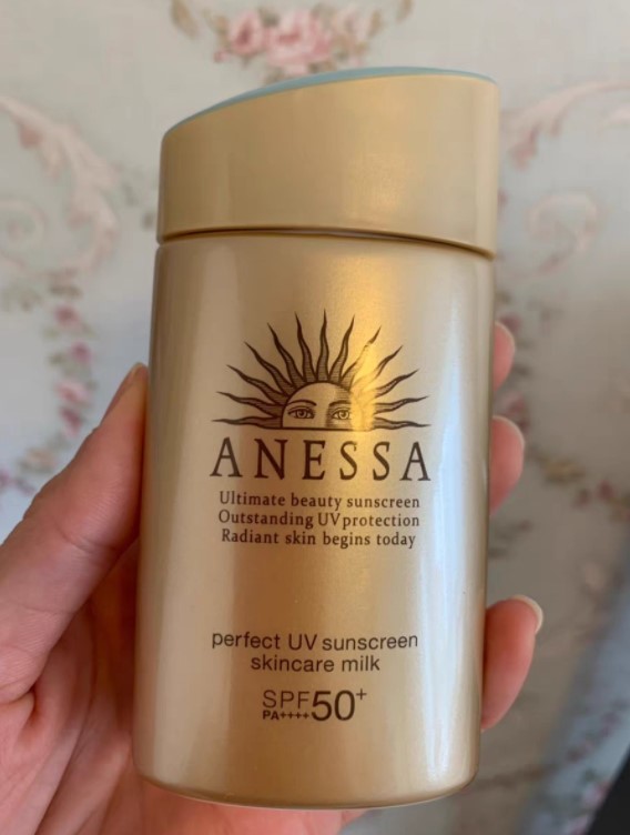 日本防晒霜好用吗?新版小金瓶防晒霜SPF50使用分享 日本防晒霜好用吗?新版小金瓶防晒霜SPF50使用分享